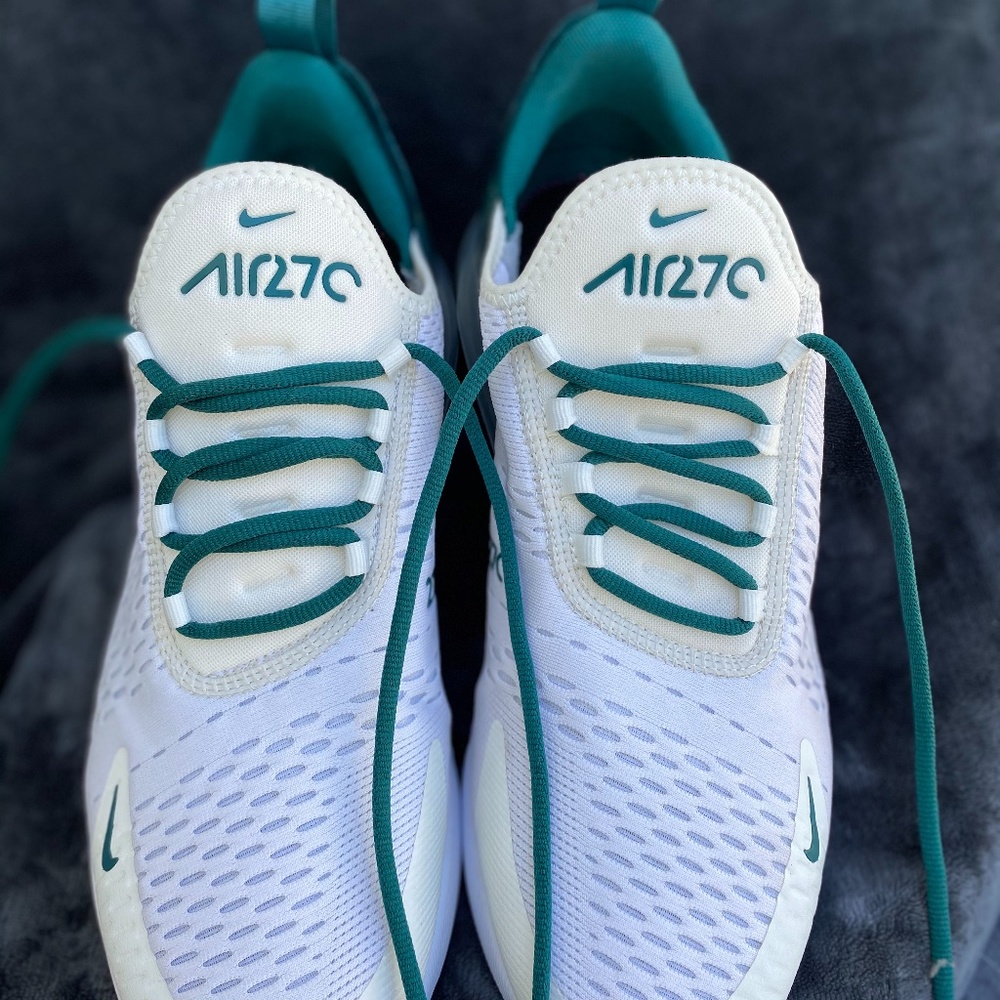 Men.s Nike iD White/ Green Air 27C size 10 1/2